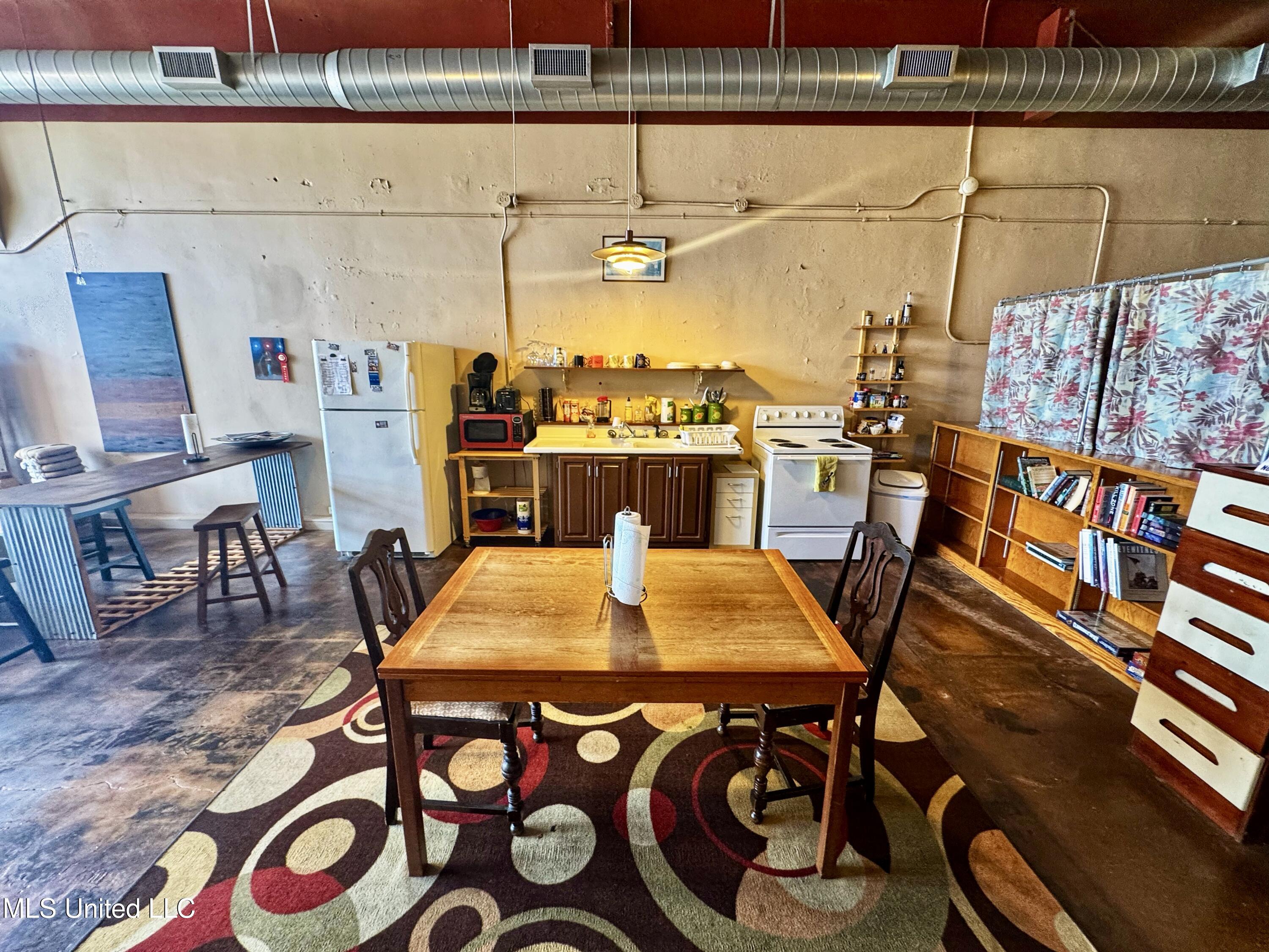 309 Issaquena Avenue Clarksdale, MS 38614 - Photo 4 of 15 IMG_8652