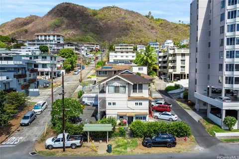 $2,300,000 | 404 Magellan Avenue, Honolulu, HI 96813