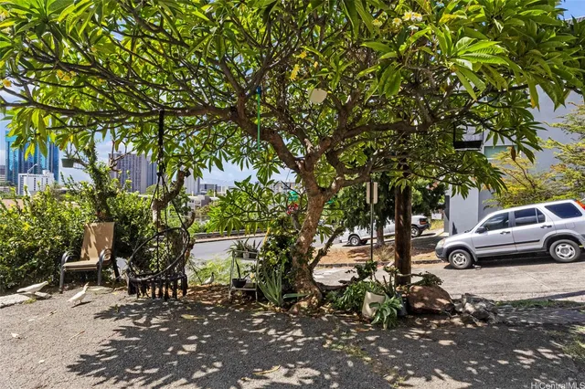 $2,850,000 | 404 Magellan Avenue, Honolulu, HI 96813