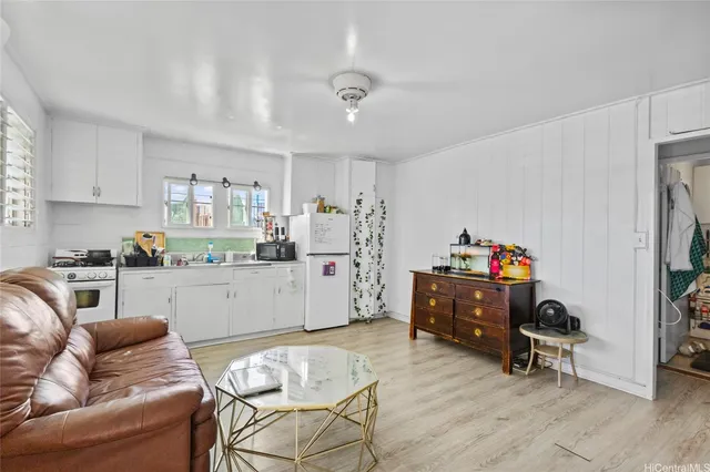 $2,850,000 | 404 Magellan Avenue, Honolulu, HI 96813