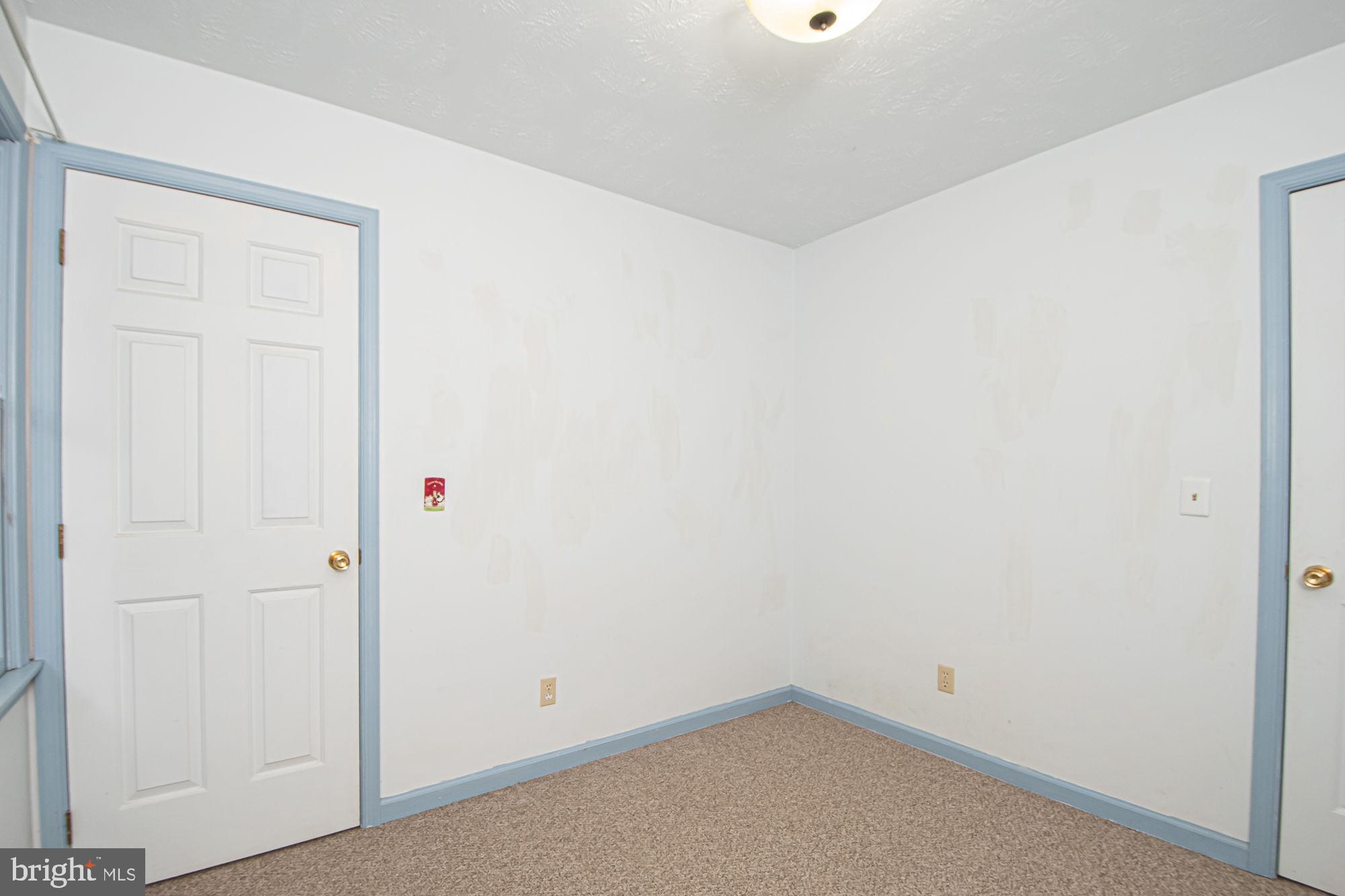 302 Parkside Road Linden, VA 22642 - Photo 15 of 30 an empty room with closet
