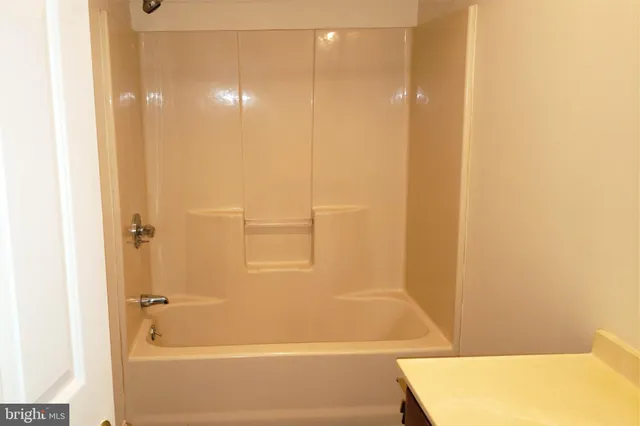 $1,300 | 119 South 3rd Street, Unit 1, Oxford, PA 19363