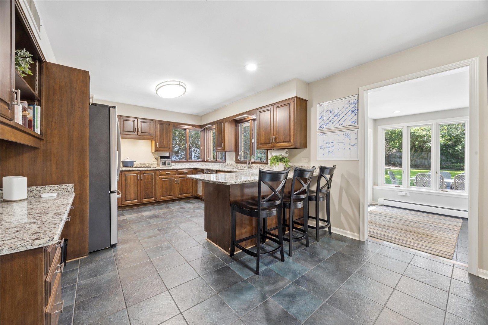 671 Revere Road Glen Ellyn, IL 60137 - Photo 8 of 40