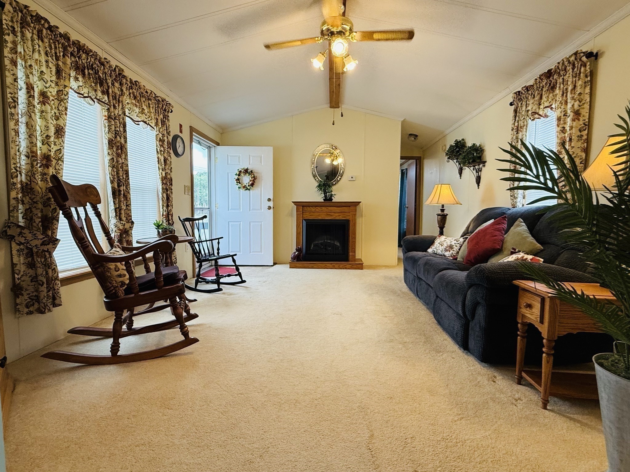 268 Palmer Road, Unit 44 Monson, MA 01057 - Photo 4 of 34 Gallery Image 4