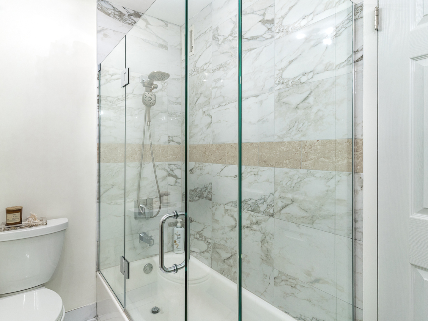6147 North Sheridan Road, Unit 30B Chicago, IL 60660 - Photo 12 of 22