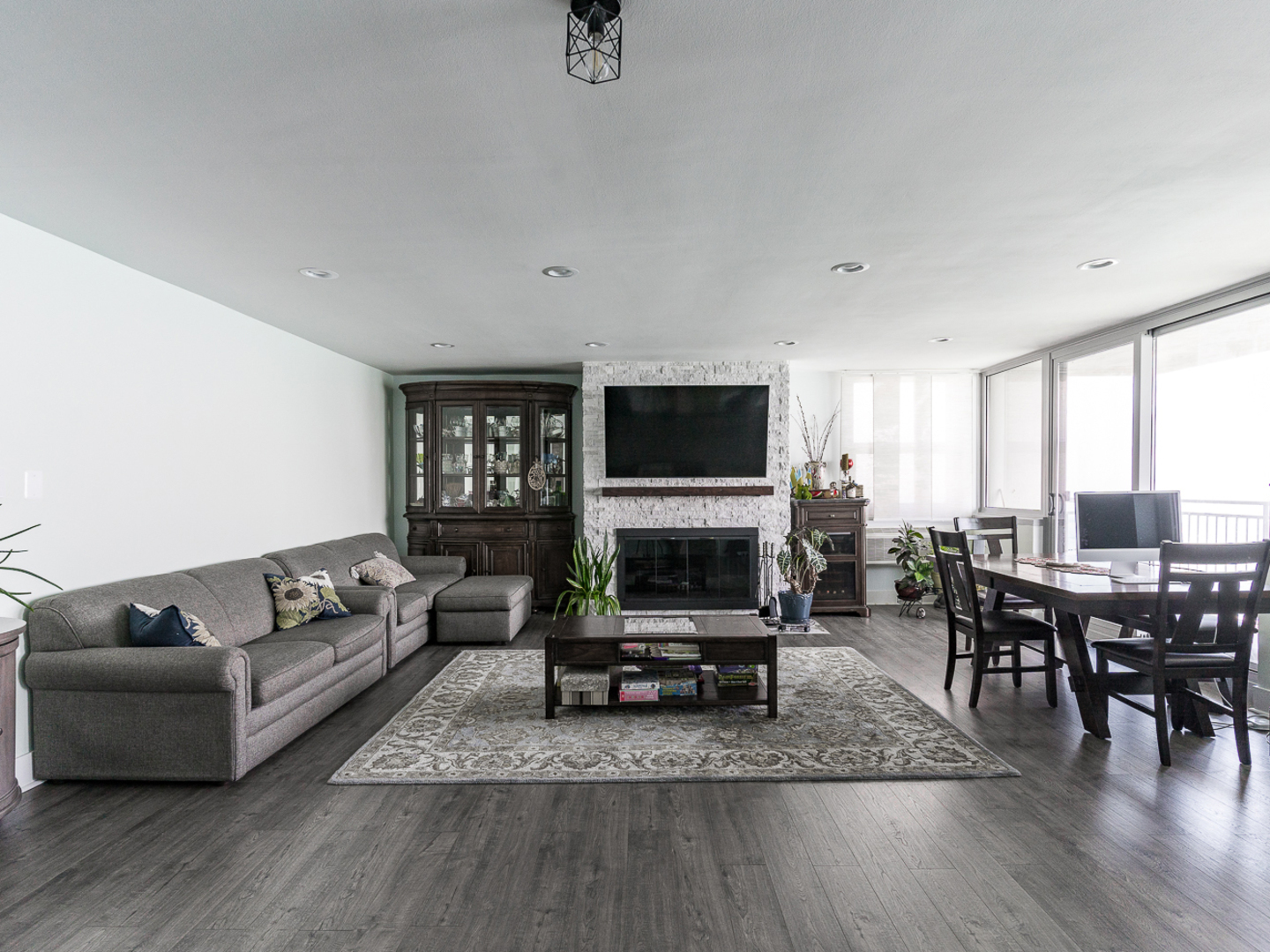 6147 North Sheridan Road, Unit 30B Chicago, IL 60660 - Photo 4 of 22
