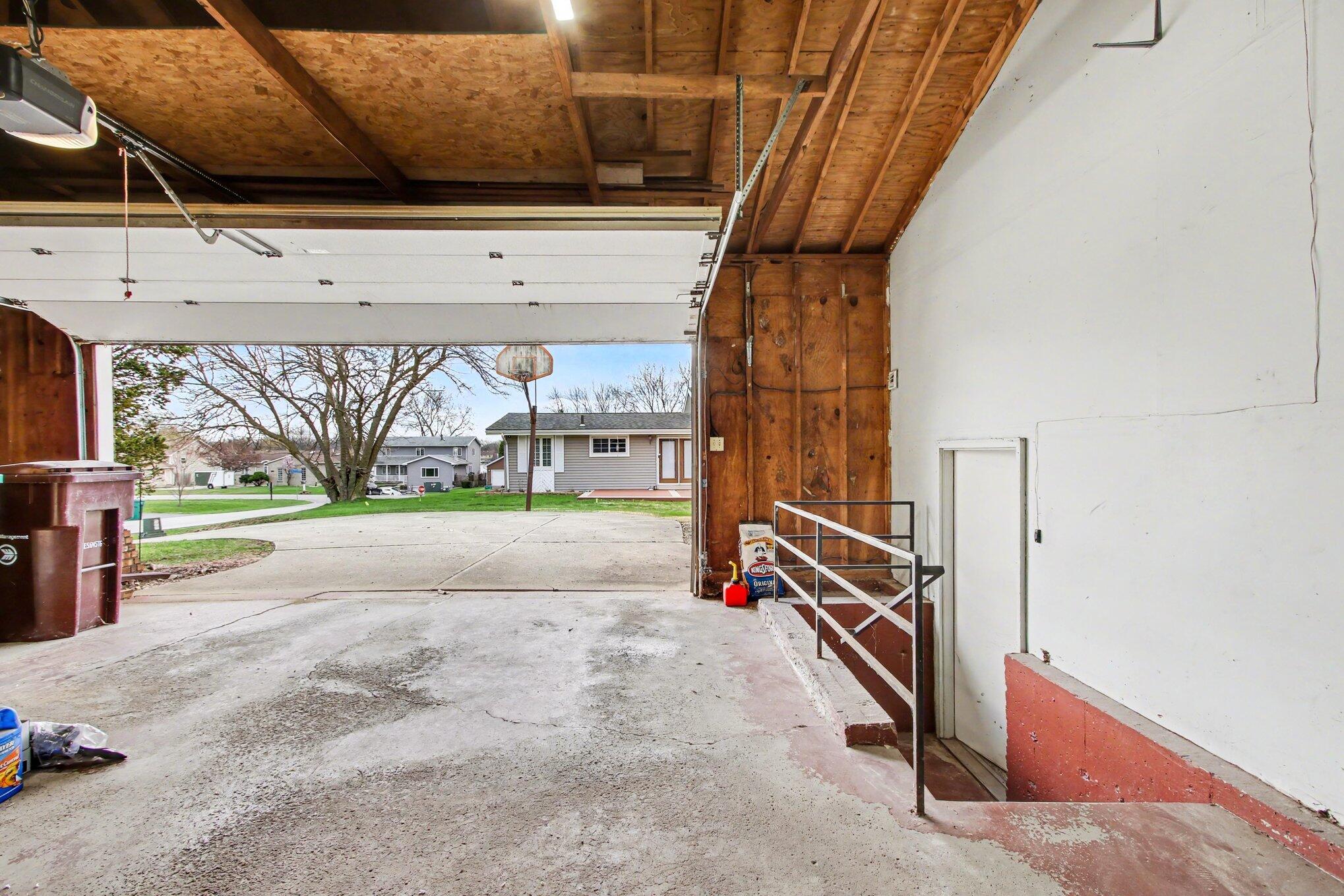 1379 Leeward Road Crown Point, IN 46307 - Photo 25 of 36 2038x1359