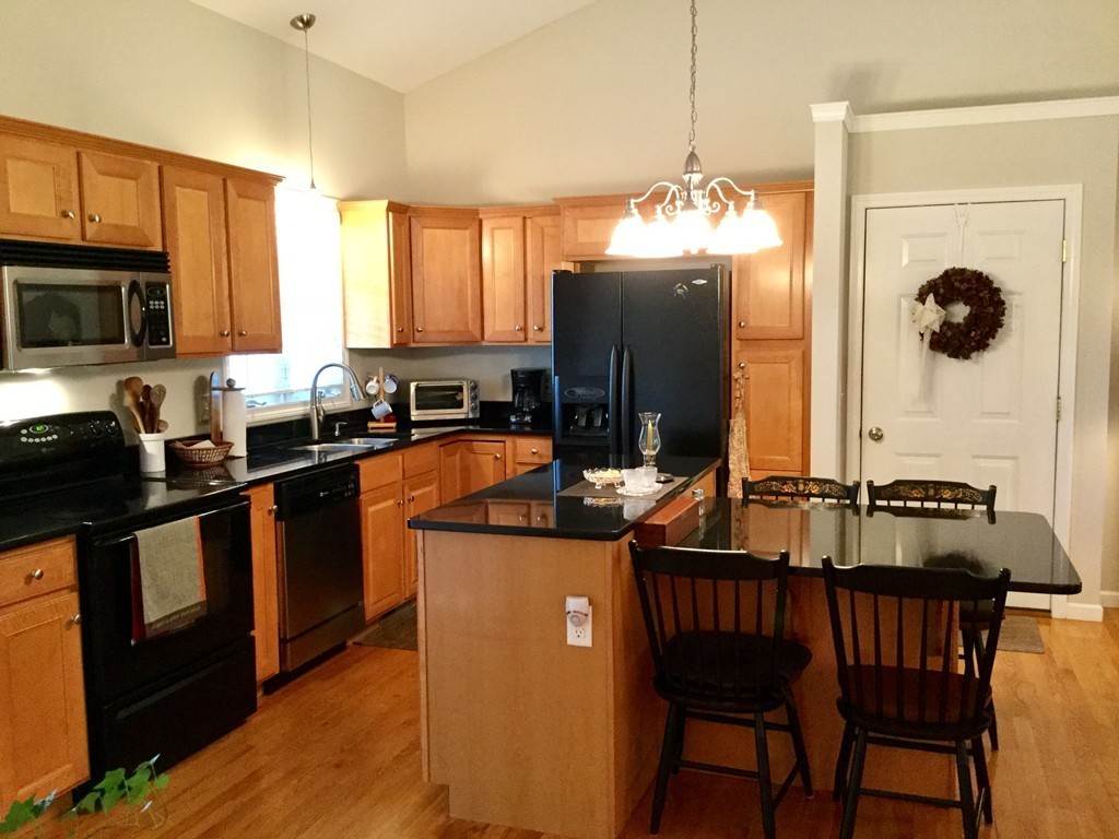204 Russell Road, Unit K Westfield, MA 01085 - Photo 4 of 29 Gallery Image 4