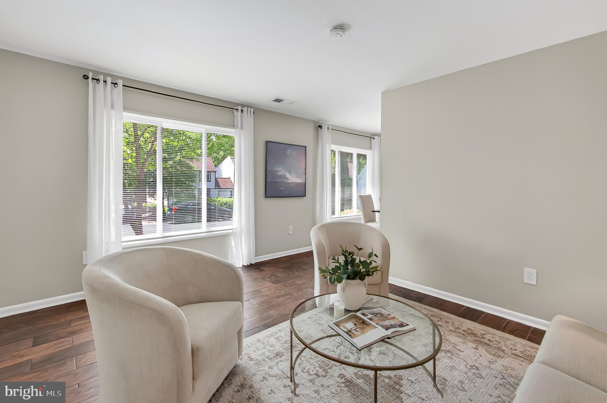 1498 Roundleaf Court Reston, VA 20190 - Photo 5 of 62 Modern Tile Flooring, New Window Blinds