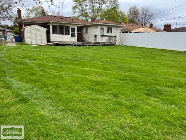 27643 Jean Road Warren, MI 48093 - Photo 29 of 29 50107490-28.JPG