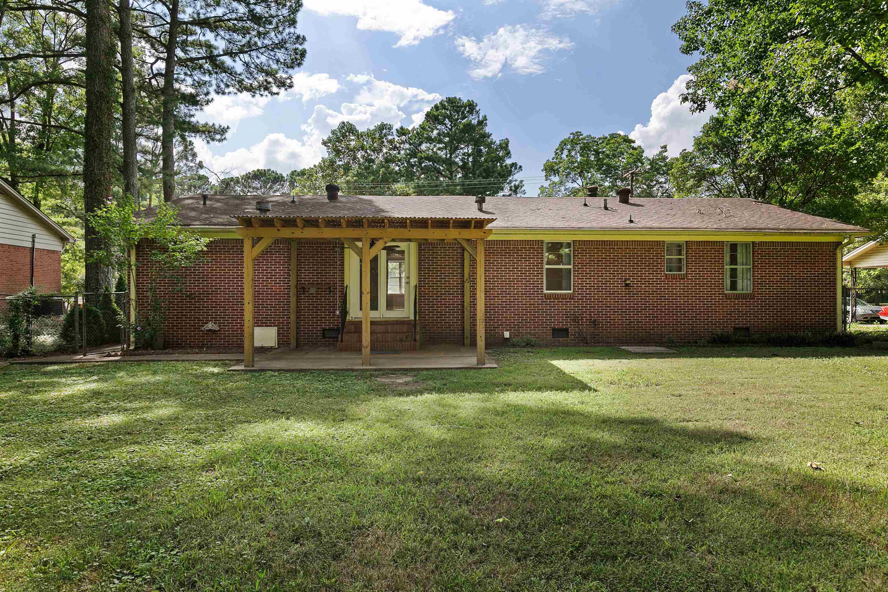 536 Russell Road Jackson, TN 38301 - Photo 2 of 19 Photo 2