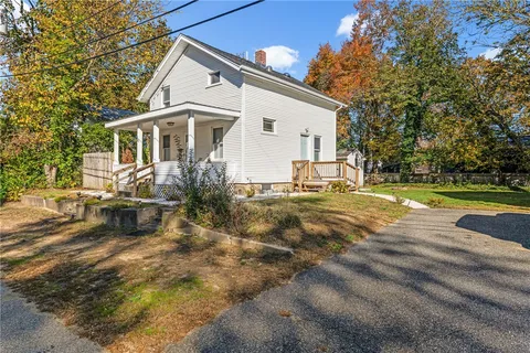 $3,150 | 34 Read Avenue, Barrington, RI 02806