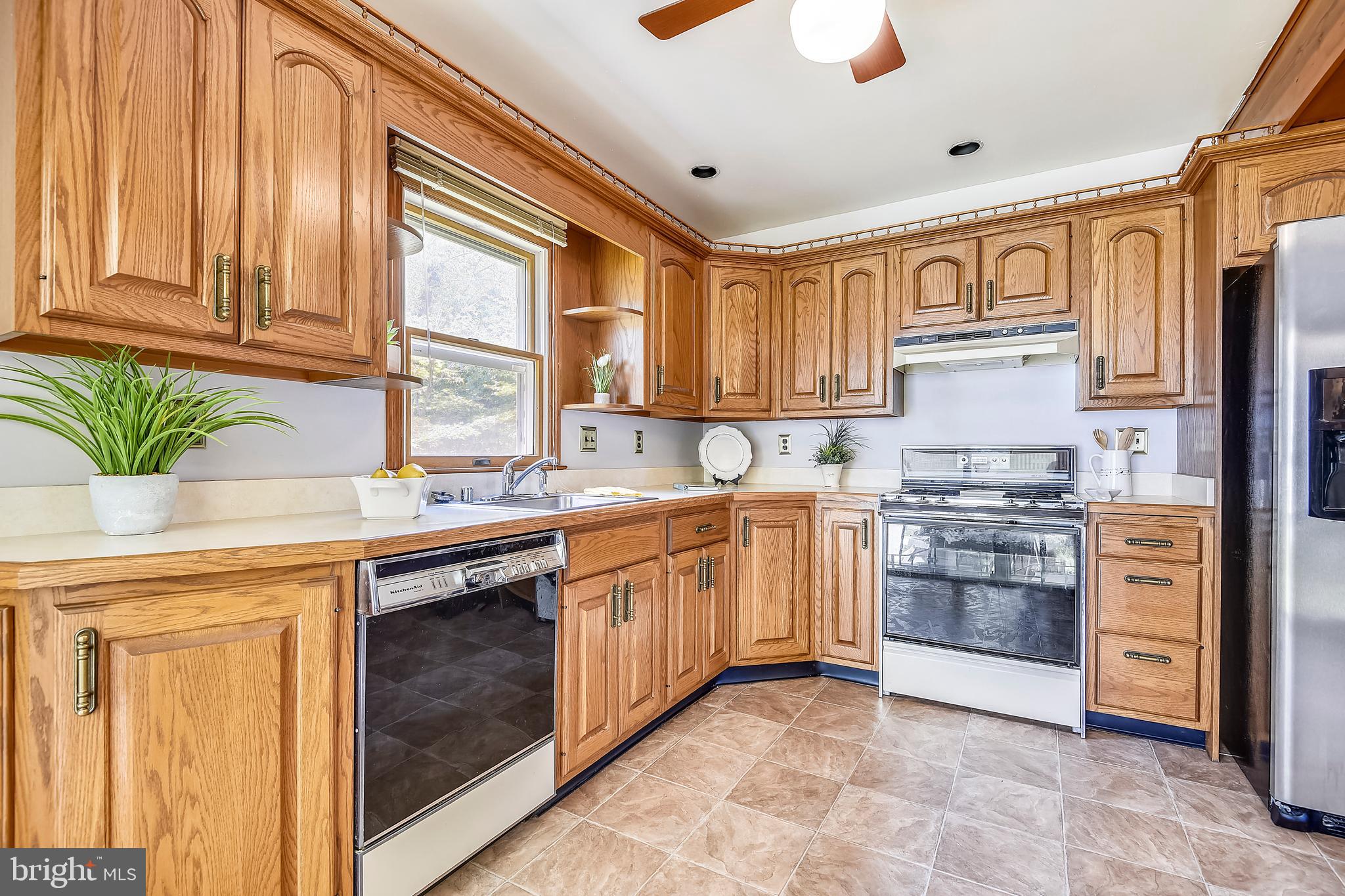 8705 School Road Baltimore, MD 21234 - Photo 12 of 56 Kitchen