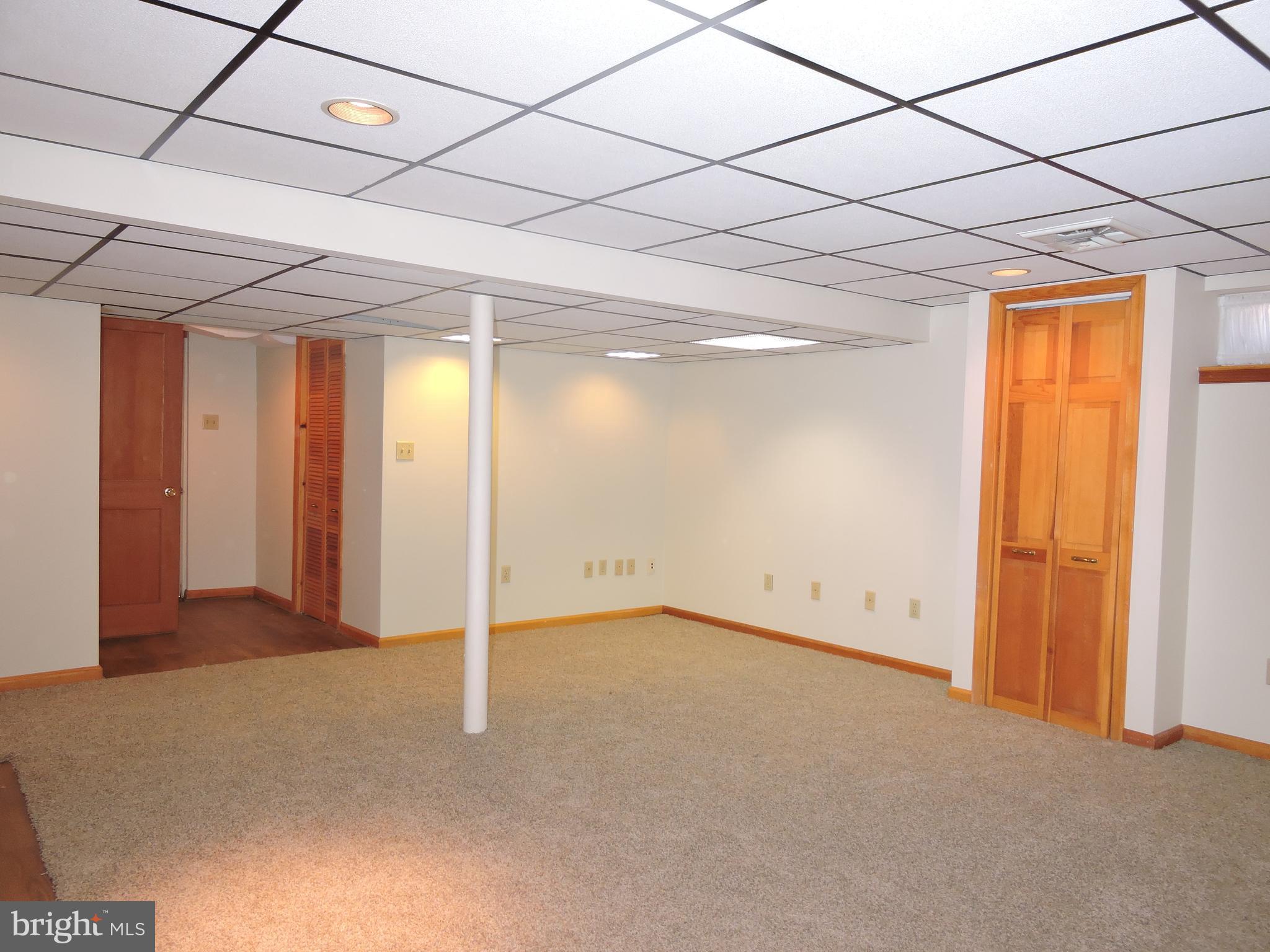 8705 School Road Baltimore, MD 21234 - Photo 35 of 56 Family room