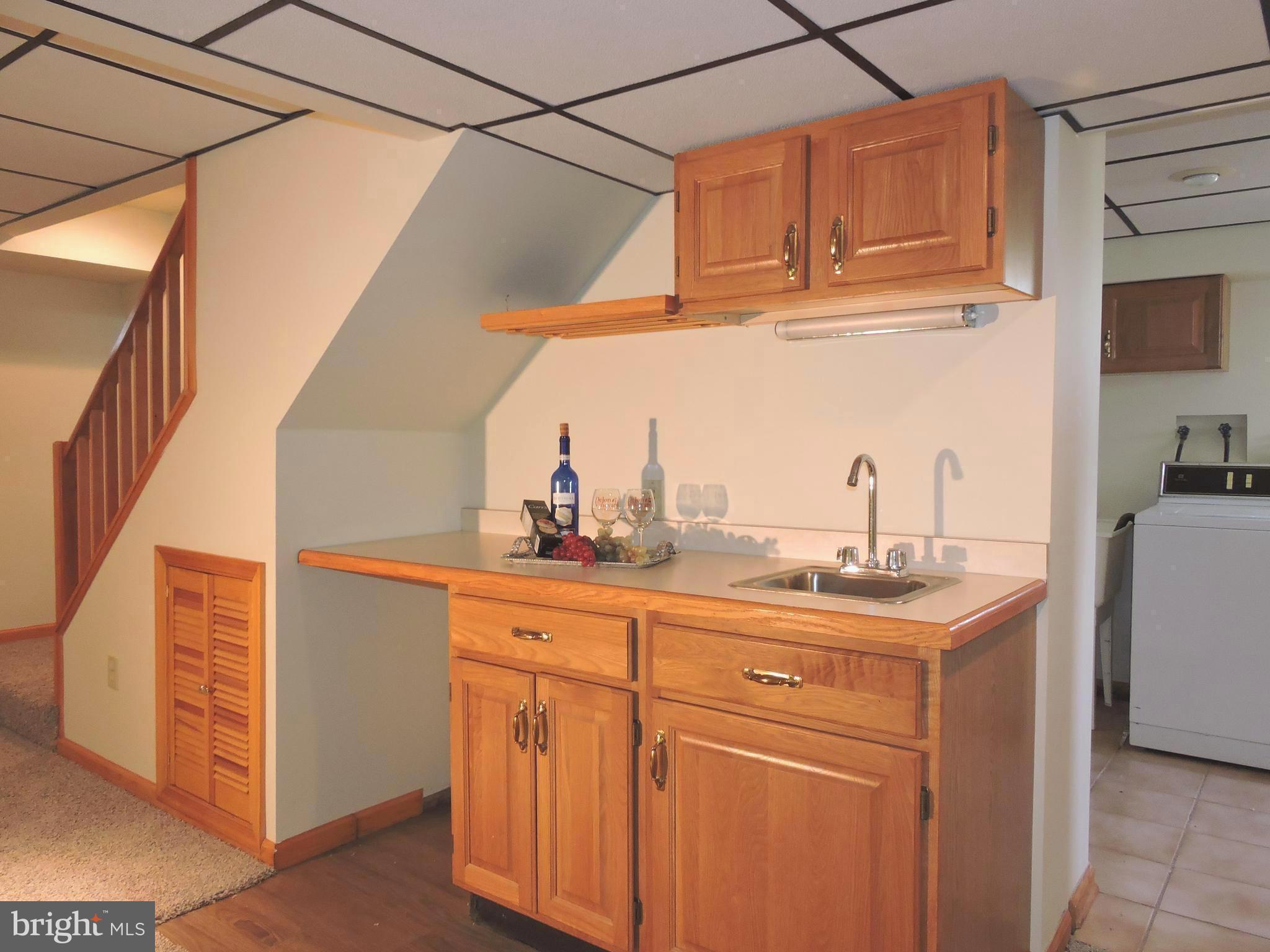 8705 School Road Baltimore, MD 21234 - Photo 38 of 56 Wet bar in Family room