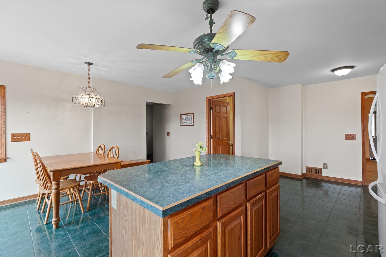 11160 West Ridgeville Road Morenci, MI 49256 - Photo 15 of 60 50174027-804d21f3-f52e-4502-a0e3-6c634100085c.JPG