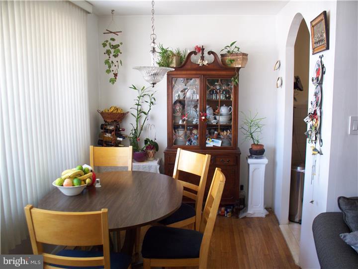 3286 Tara Road Philadelphia, PA 19154 - Photo 3 of 9 Dining Room