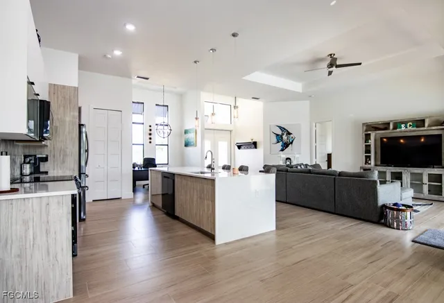 $8,500 | 3507 Southwest 2nd Avenue, Cape Coral, FL 33914