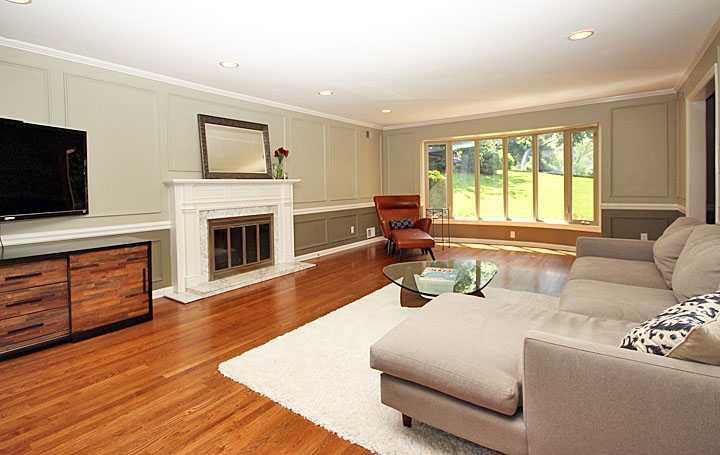 966 Osage Road Pittsburgh, PA 15243 - Photo 4 of 25 Living Room.