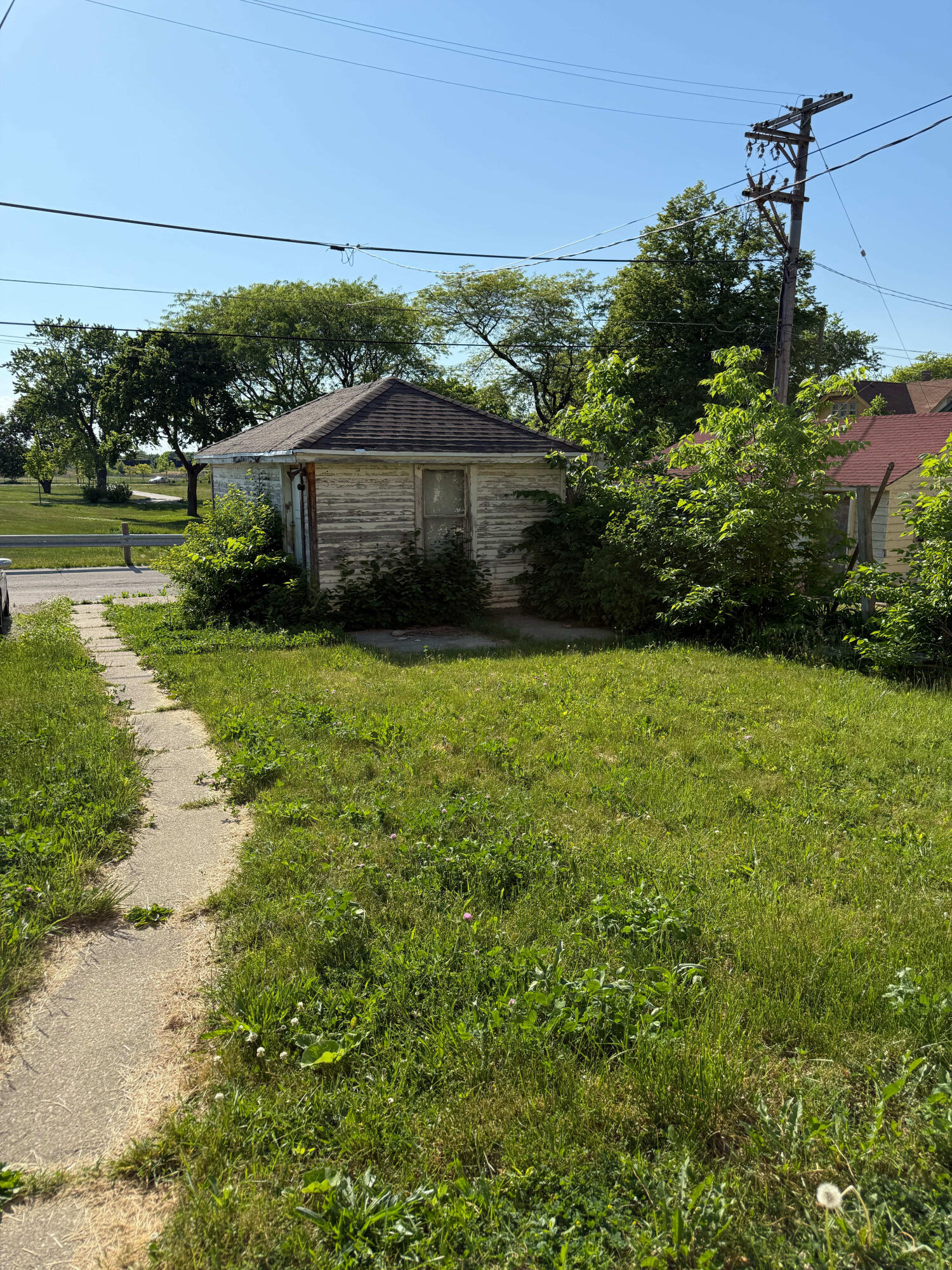 3843 North 28th Street Milwaukee, WI 53216 - Photo 7 of 7 IMG_6898 (1)