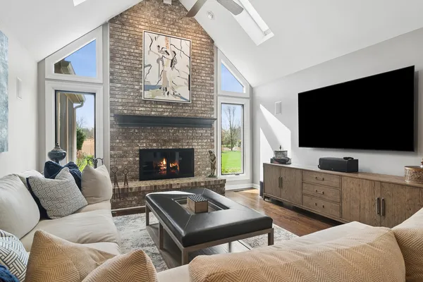 $1,029,000 | 1362 Gettysburg Road, Long Grove, IL 60047