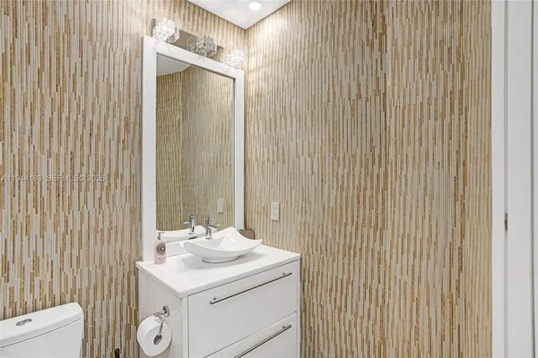 $12,500 | 15901 Collins Avenue, Unit 3006, Sunny Isles Beach, FL 33160