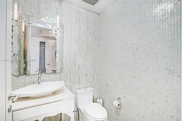 $12,500 | 15901 Collins Avenue, Unit 3006, Sunny Isles Beach, FL 33160