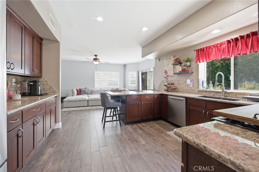 14371 Rock Riverside, CA 92503 - Photo 15 of 67