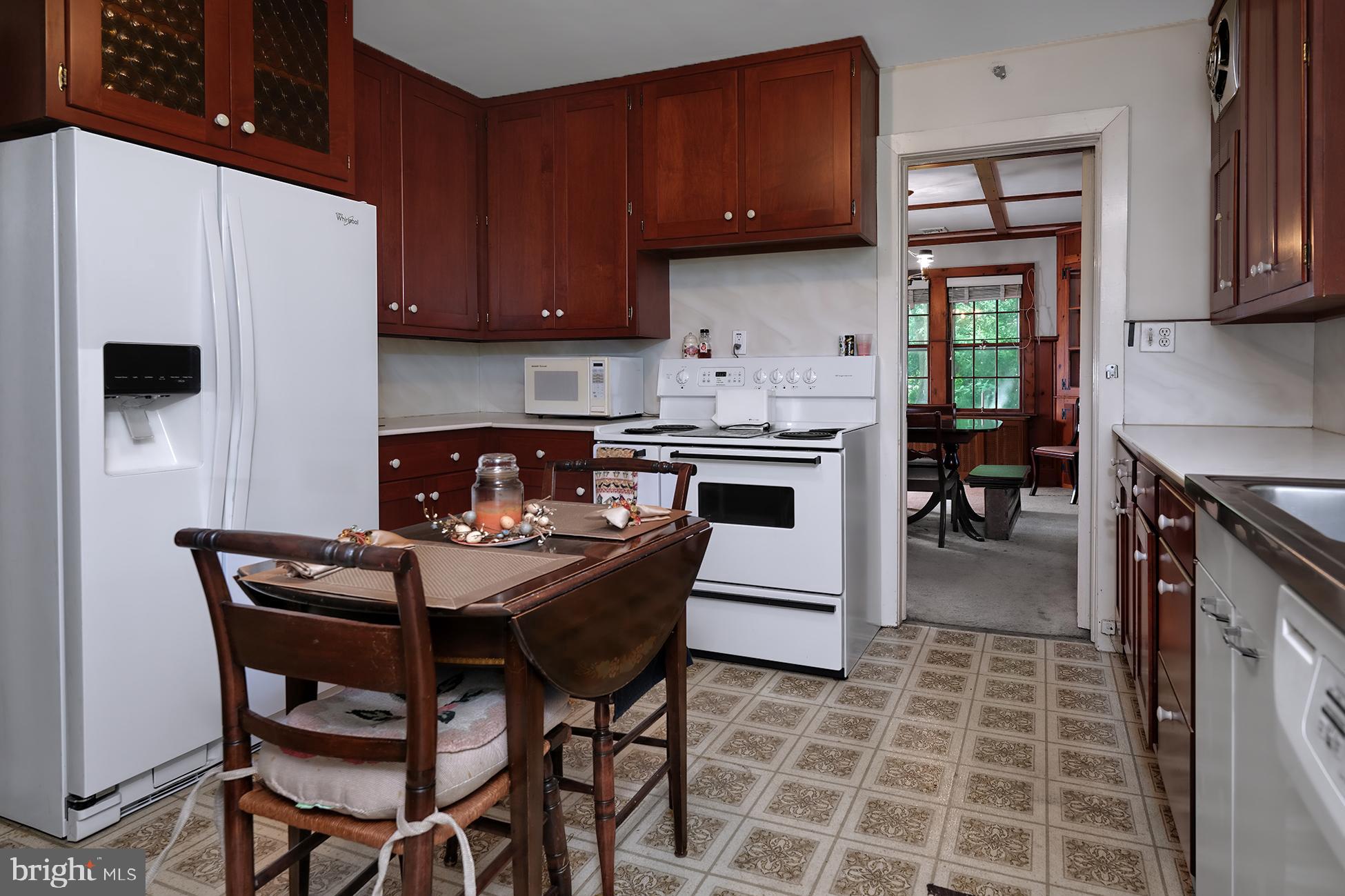 166 Pennington Harbourton Road Pennington, NJ 08534 - Photo 3 of 25 Gallery Image 3