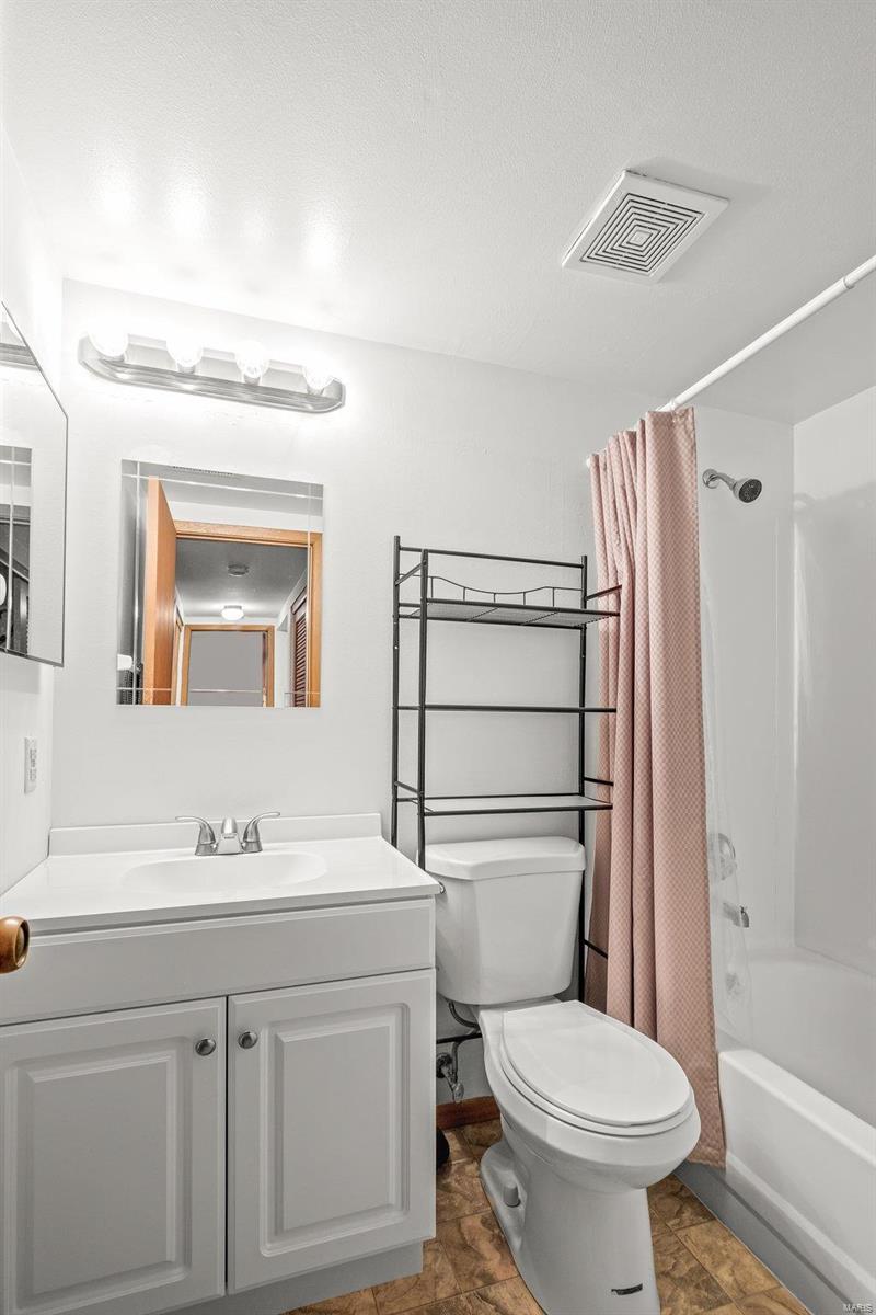 12114 Natural Bridge Road, Unit B Bridgeton, MO 63044 - Photo 14 of 19 Gallery Image 14