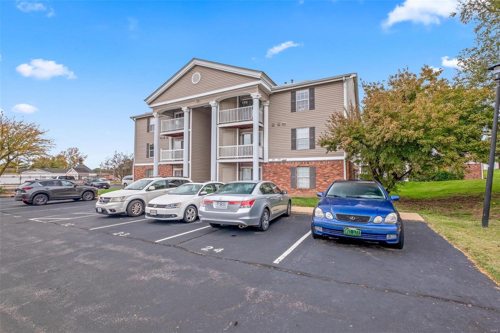 12114 Natural Bridge Road, Unit B Bridgeton, MO 63044 - Photo 3 of 19 Gallery Image 3