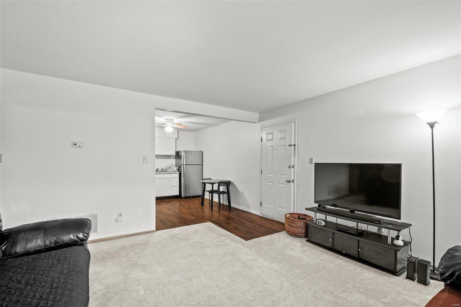 12114 Natural Bridge Road, Unit B Bridgeton, MO 63044 - Photo 6 of 19 Gallery Image 6