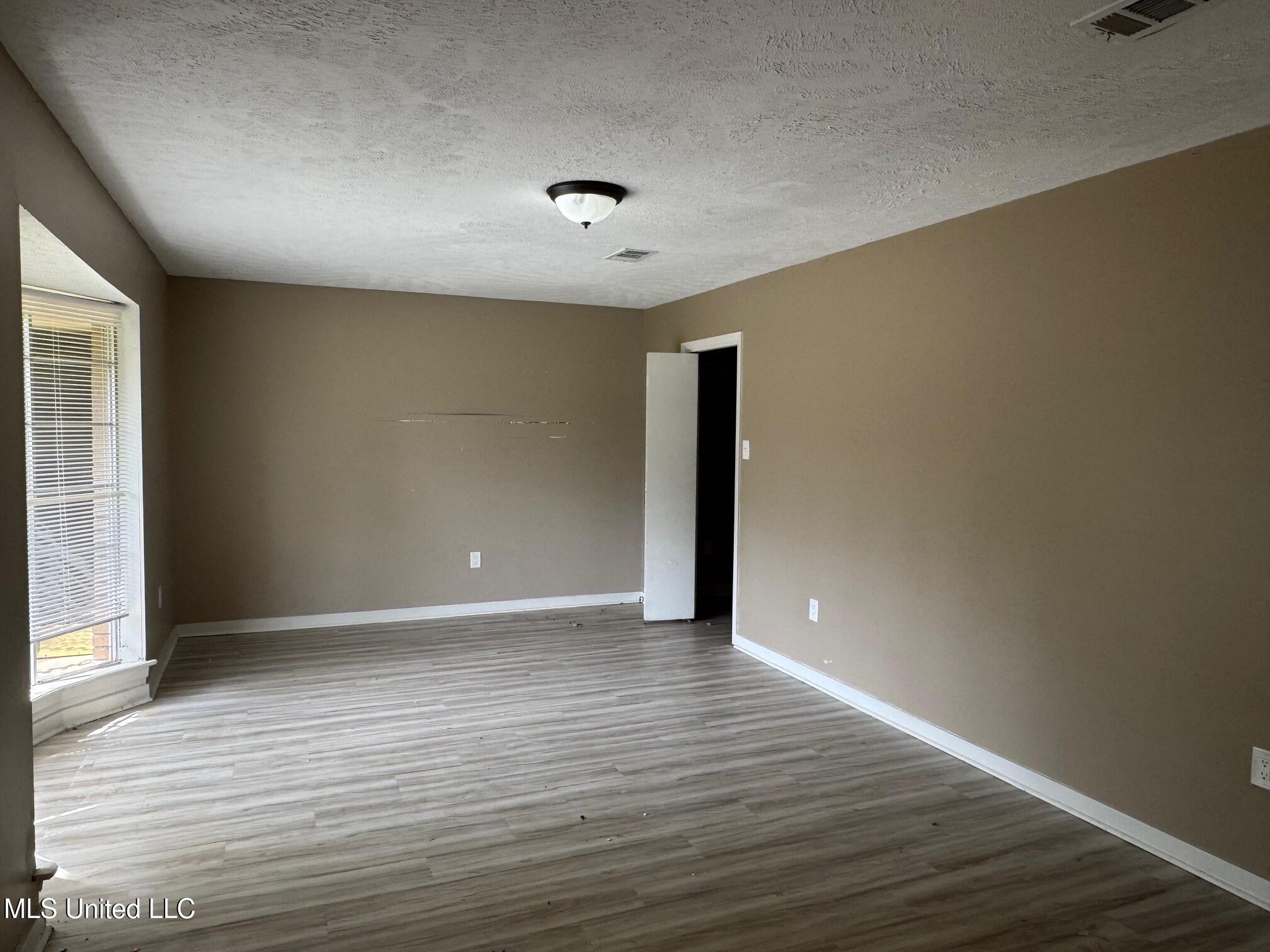 6607 Franklin Delano Roosevelt Drive Jackson, MS 39213 - Photo 3 of 26 IMG_5824