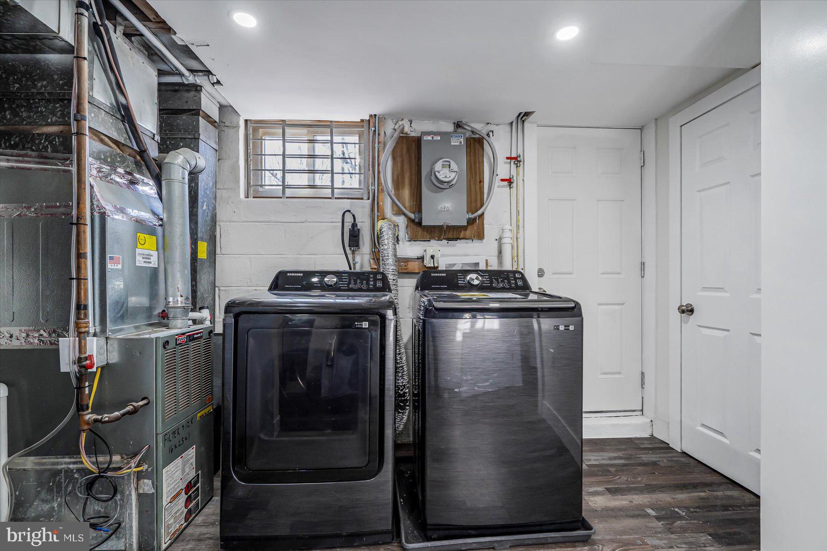 3925 Chesterfield Avenue Baltimore, MD 21213 - Photo 27 of 35 a kitchen with stainless steel appliances granite countertop a refrigerator and a stove