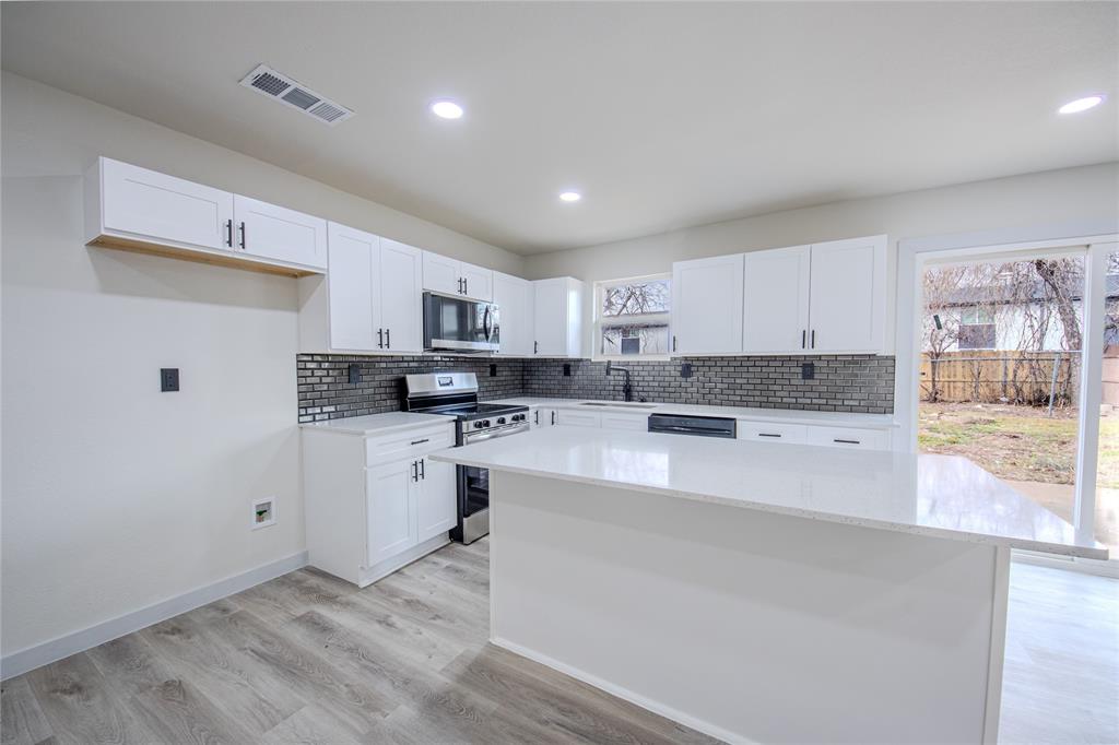 1101 Fouts Drive Irving, TX 75061 - Photo 8 of 36