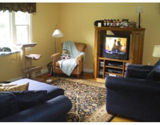 33 Southgate Road Franklin, MA 02038 - Photo 5 of 7 Gallery Image 5