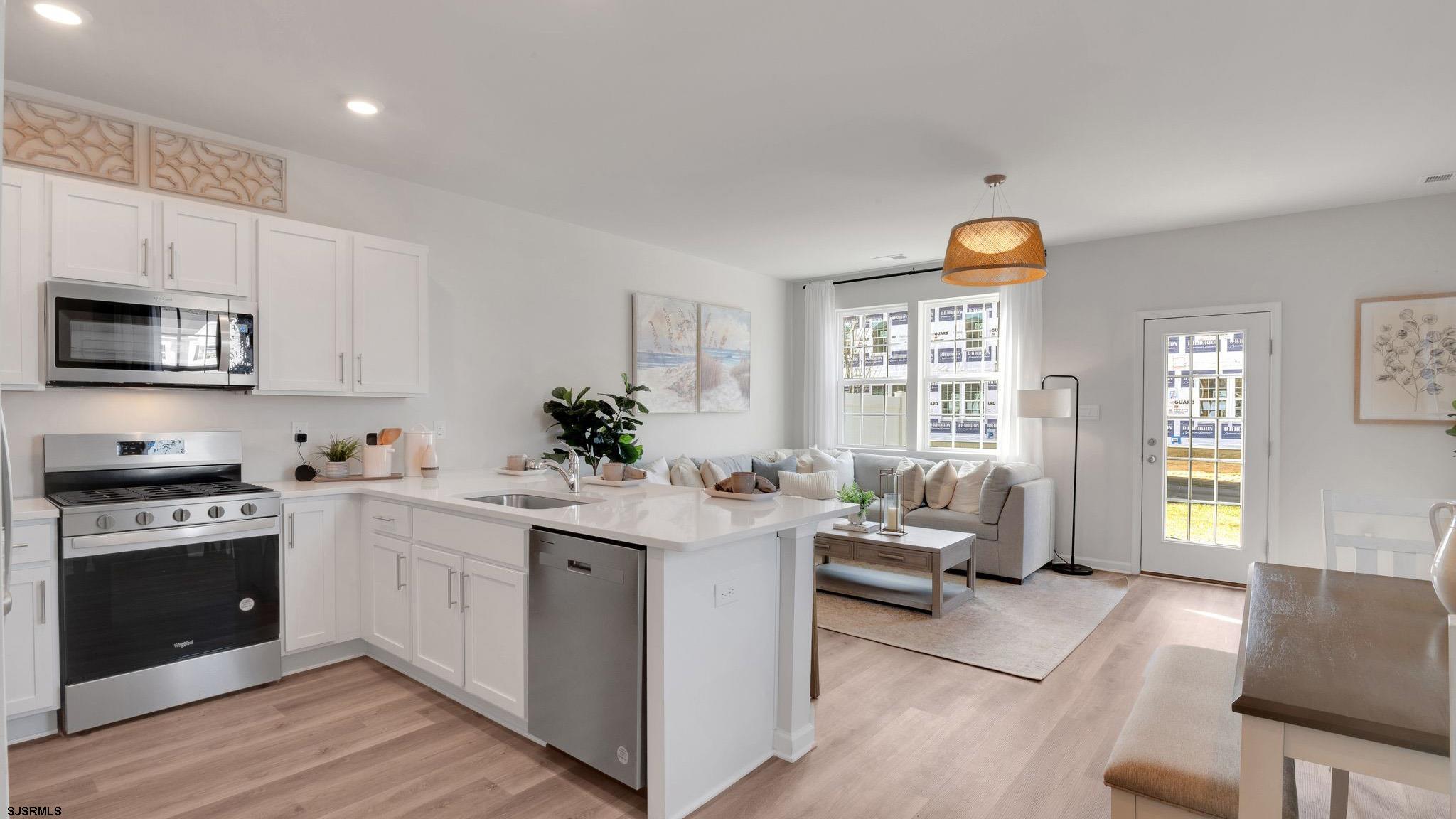 204 Bentz Avenue, Unit 4 Villas, NJ 08251 - Photo 4 of 25