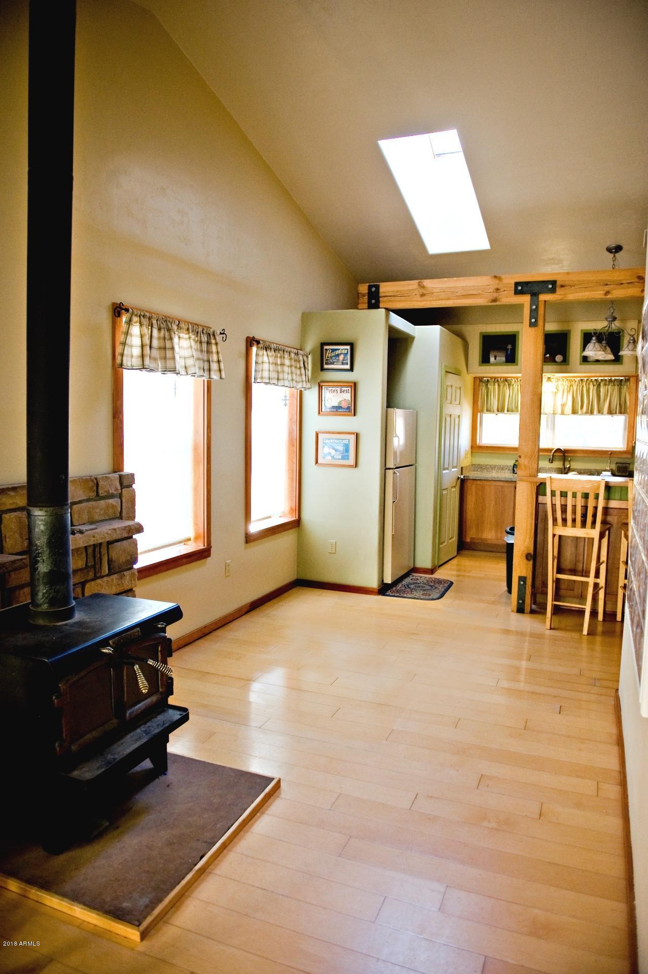 4933 German Ranch Road Strawberry, AZ 85544 - Photo 12 of 42 Dining area