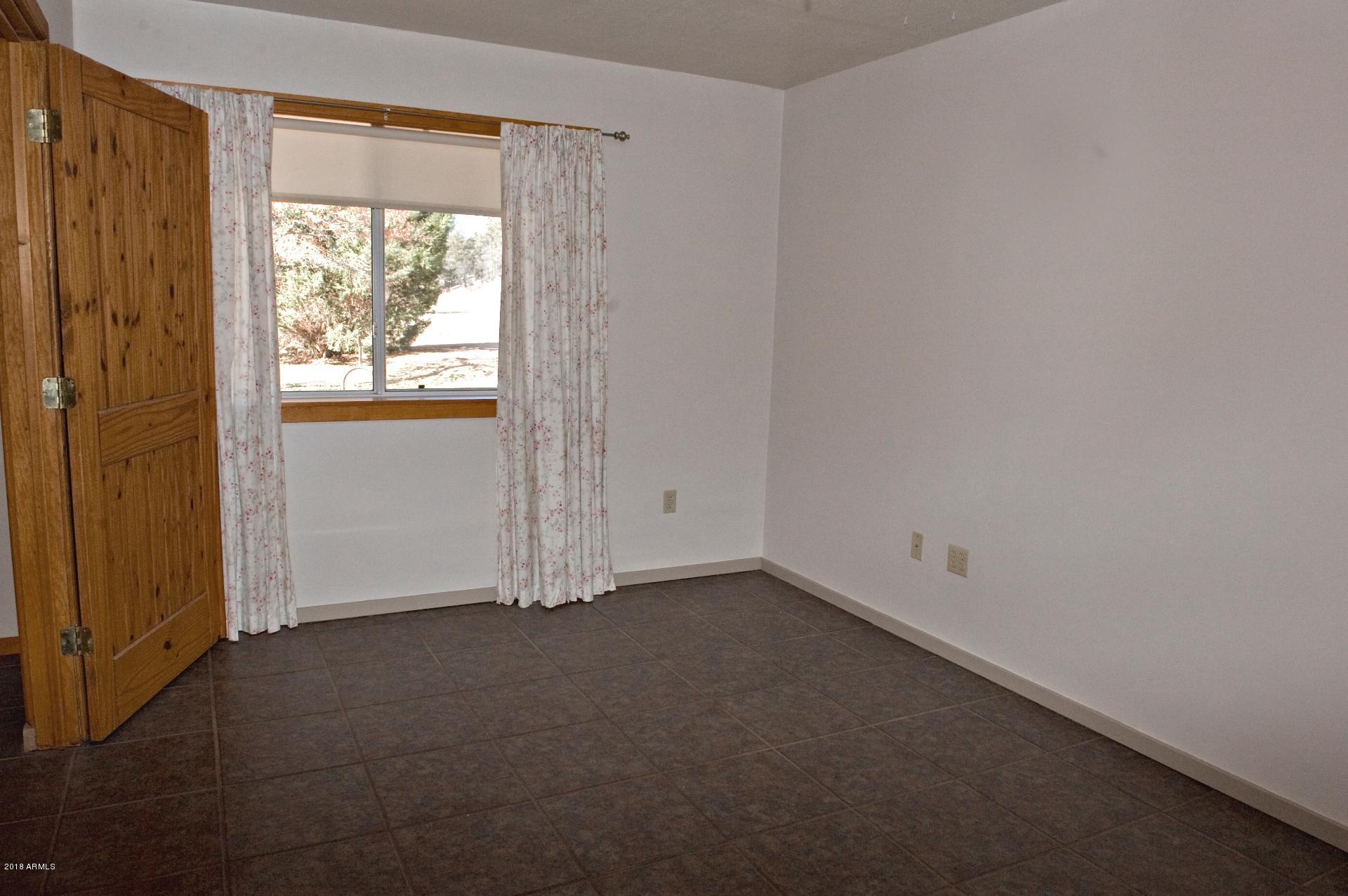 4933 German Ranch Road Strawberry, AZ 85544 - Photo 15 of 42 Den - office
