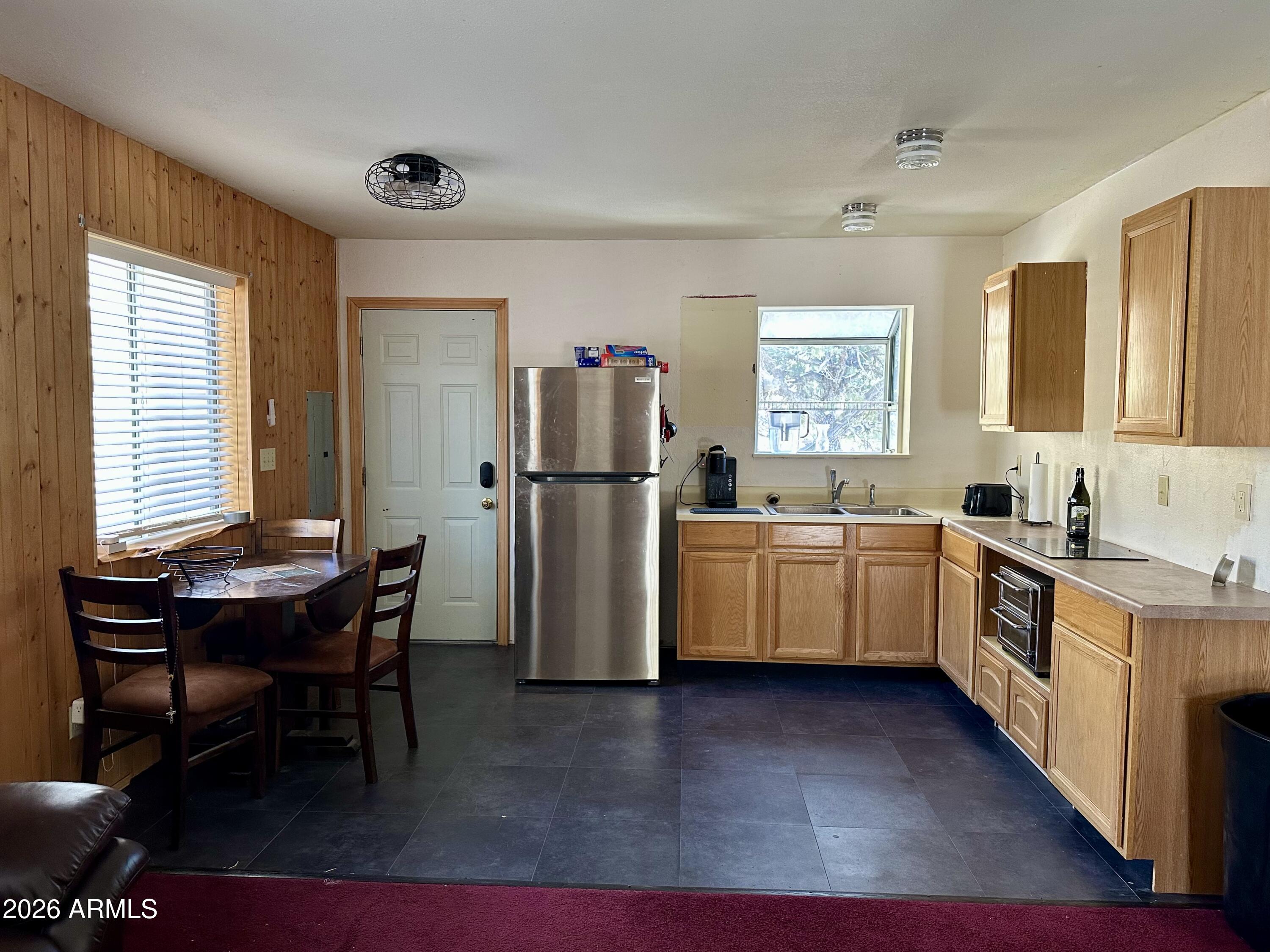 2927 Wildcat Trail Overgaard, AZ 85933 - Photo 8 of 18 Kitchen