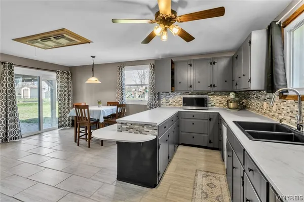$319,900 | 2981 Krueger Road, Wheatfield, NY 14120