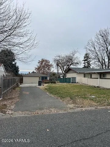 $287,000 | 208 South 47th Avenue, Yakima, WA 98908