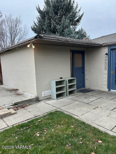 208 South 47th Avenue Yakima, WA 98908 - Photo 3 of 24 02