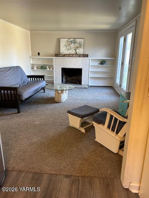 208 South 47th Avenue Yakima, WA 98908 - Photo 9 of 22 a living room with furniture and a fireplace