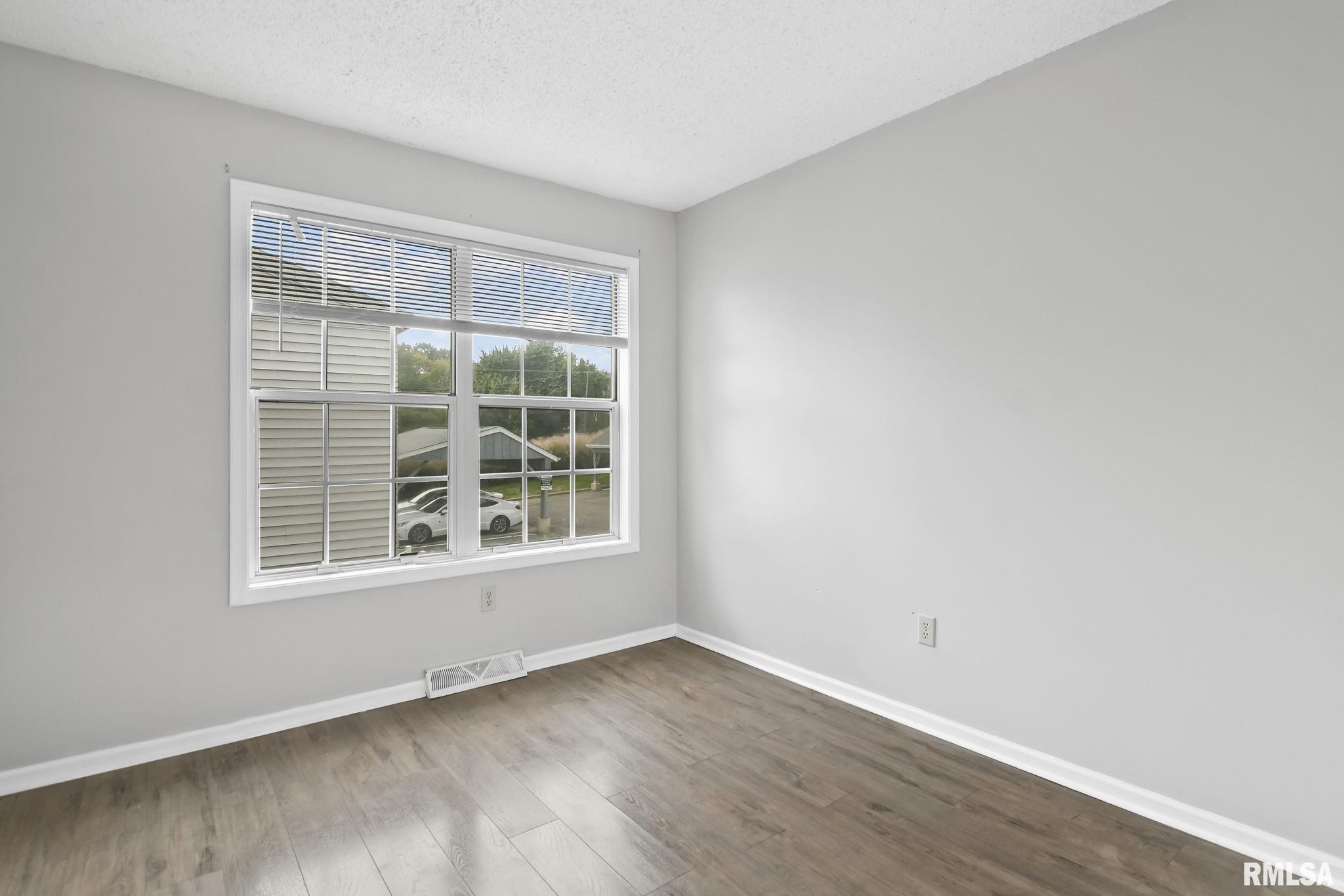 4 Bayberry Row, Unit 21 Springfield, IL 62702 - Photo 11 of 27