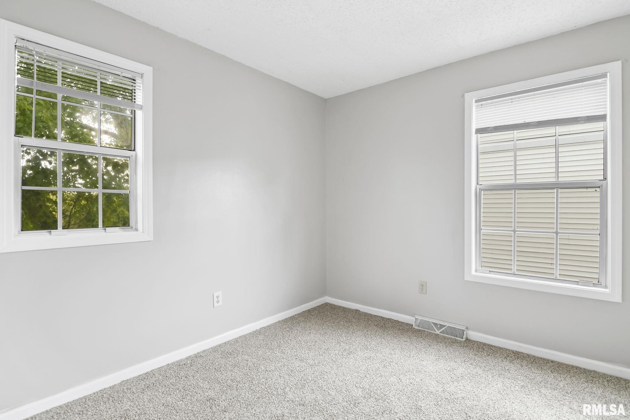 4 Bayberry Row, Unit 21 Springfield, IL 62702 - Photo 18 of 27