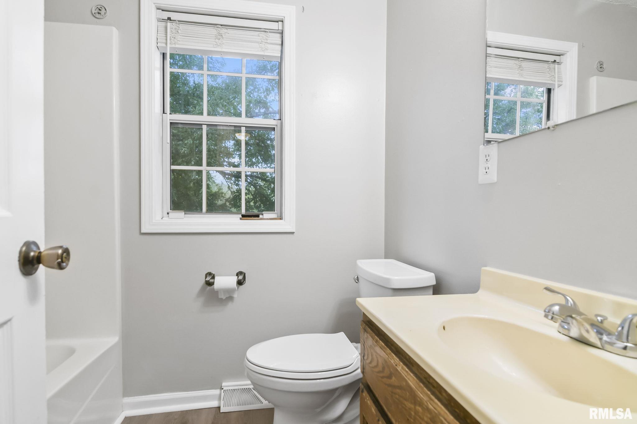 4 Bayberry Row, Unit 21 Springfield, IL 62702 - Photo 19 of 27