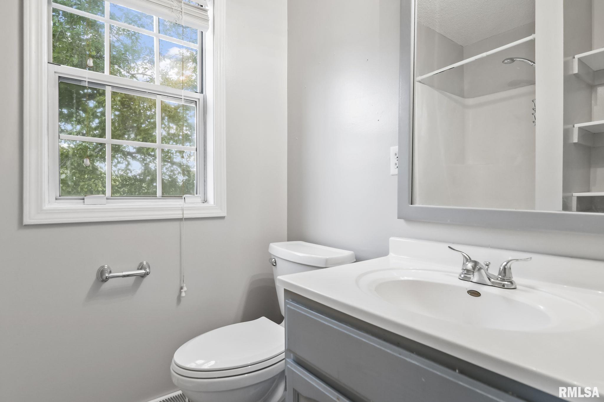 4 Bayberry Row, Unit 21 Springfield, IL 62702 - Photo 23 of 27