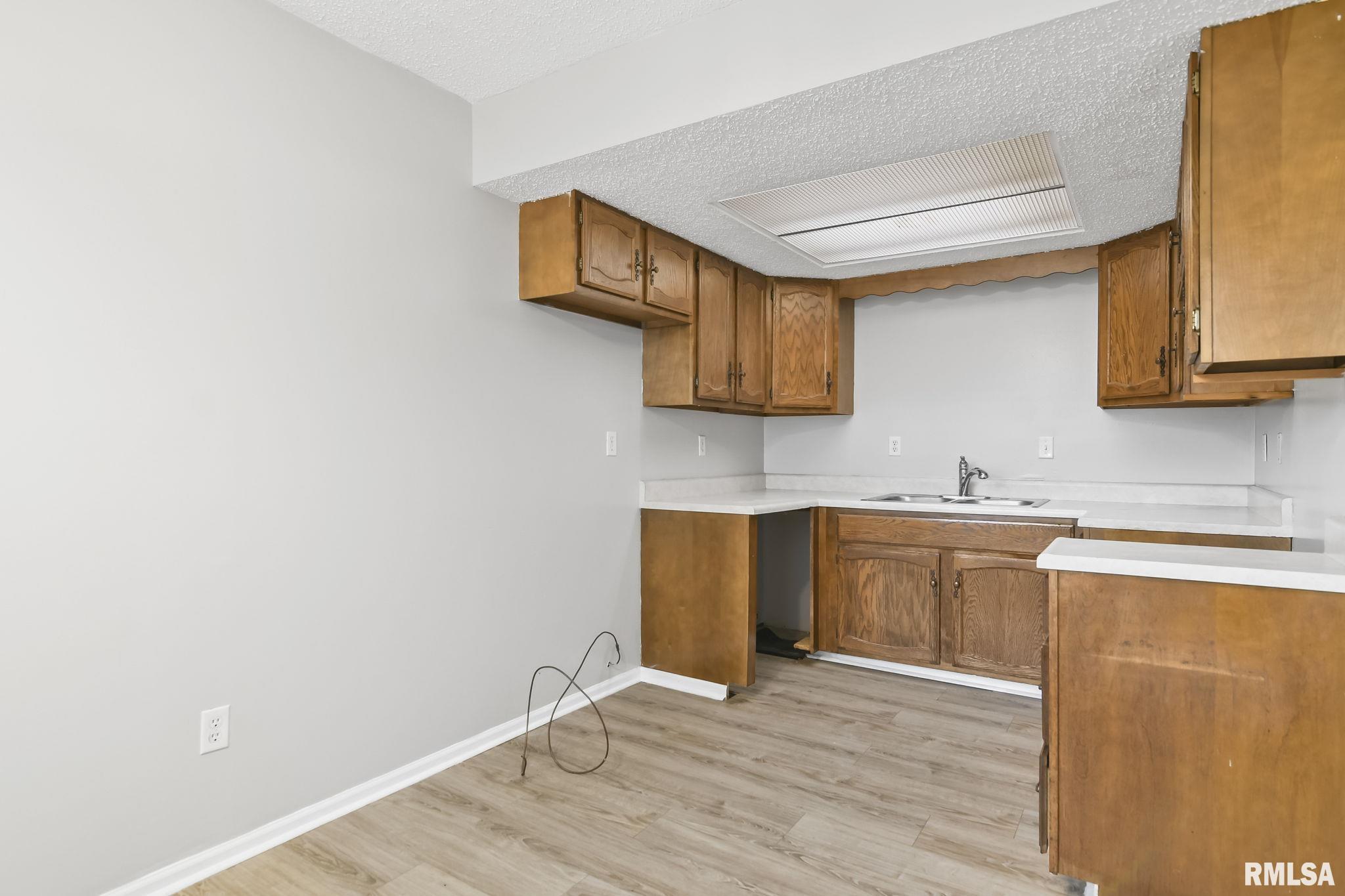 4 Bayberry Row, Unit 21 Springfield, IL 62702 - Photo 9 of 27