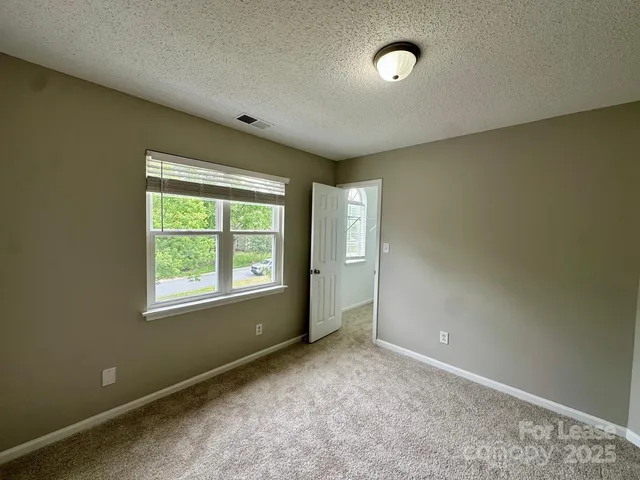 $2,600 | 13809 Stephendale Drive, Charlotte, NC 28273